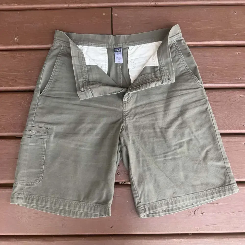 Patagonia Organic Cotton Green Canvas Utility Cargo Shorts Men's Size 32